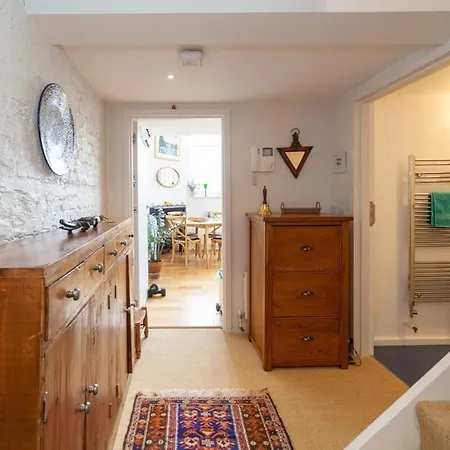 Charming 1 Bedroom Apartment In Old School House Londres Extérieur photo