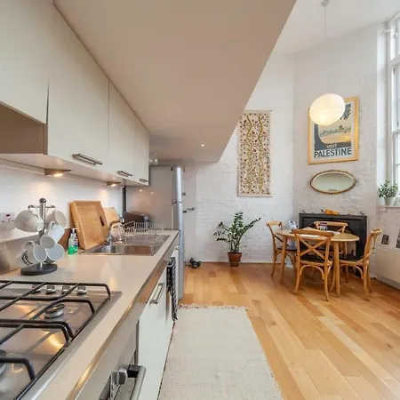 Charming 1 Bedroom Apartment In Old School House Londres Extérieur photo
