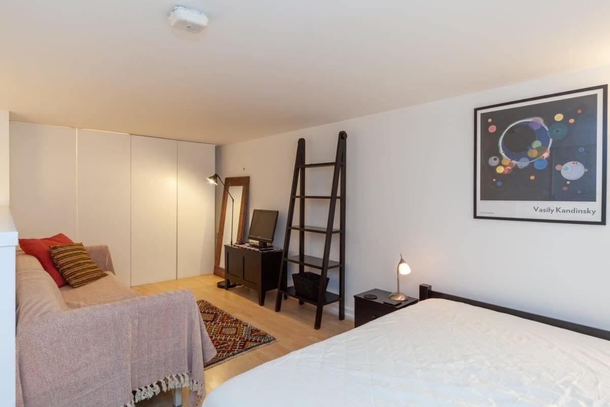 Апартаменты Charming 1 Bedroom In Old School House *