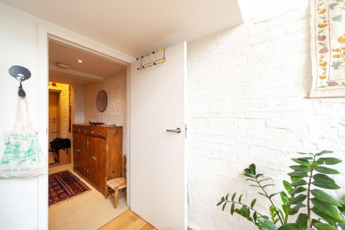 Апартаменты Charming 1 Bedroom In Old School House *